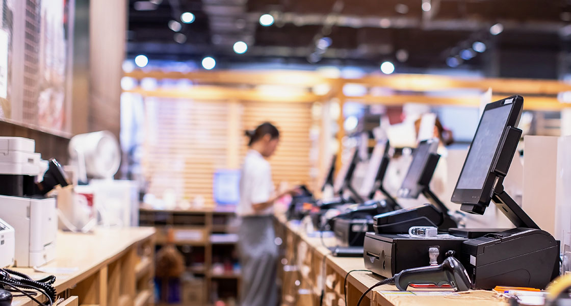 Omnichannel POS solutions for a network of 300 stores in Europe: Cegid Retail, Oracle Retail Xstore, Openbravo, NewStore, and Retail Pro.