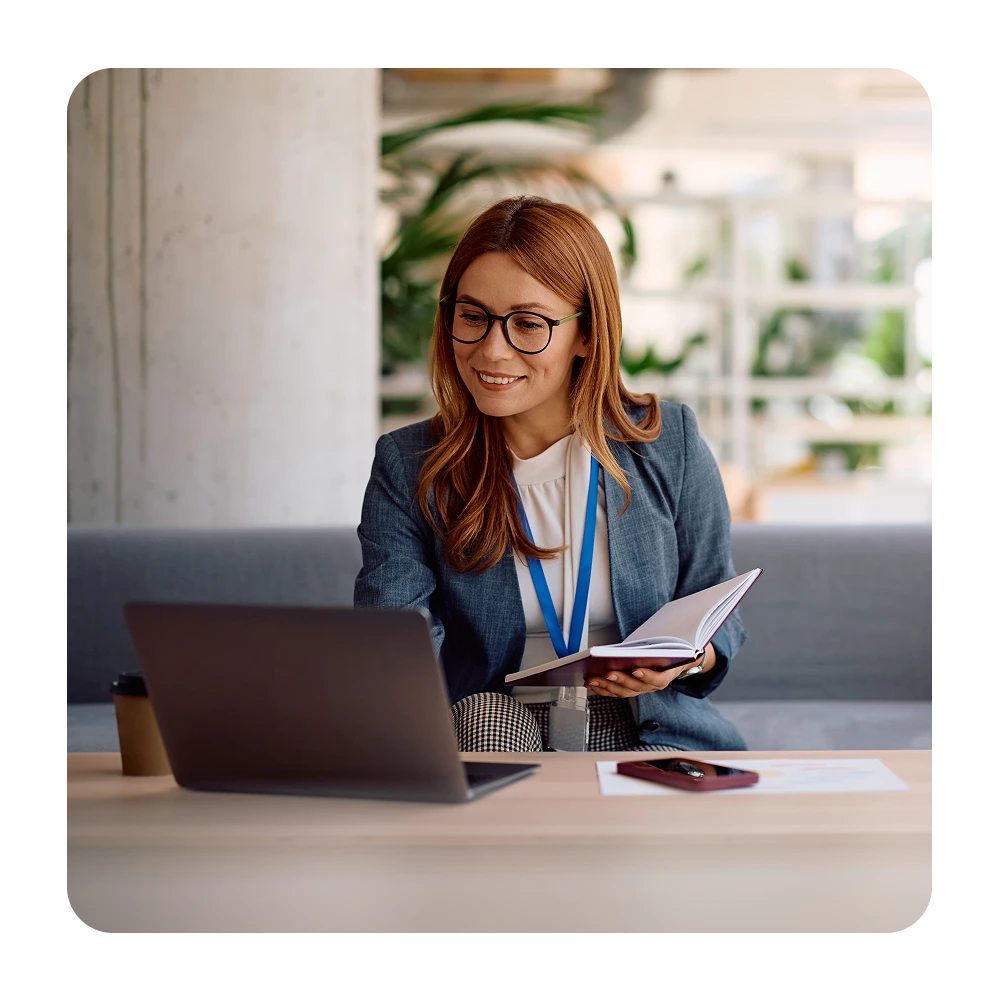 Gestora a consultar o ERP Cegid